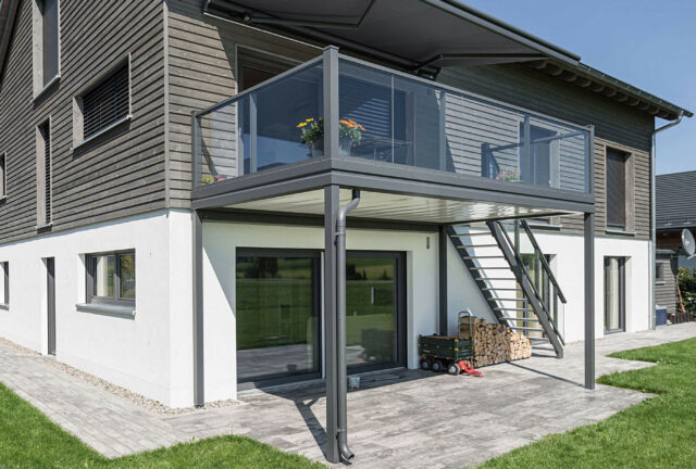 Anbaubalkon mit Stützen